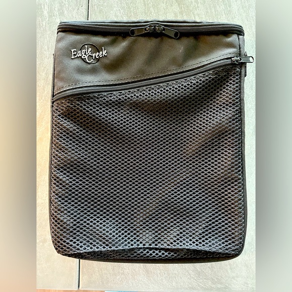 Eagle Creek Pack-It Black 14” Laptop Padded Cube - Picture 1 of 4